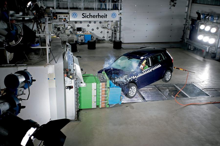  Volkswagen Golf 2004 года  (фото 60 из 170)